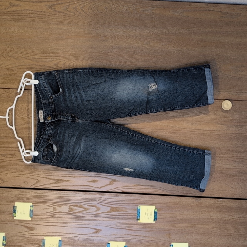 Distressed denim capris